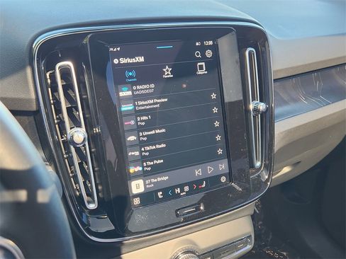 Used 2023 Volvo C40 P8 Recharge Ultimate image 12