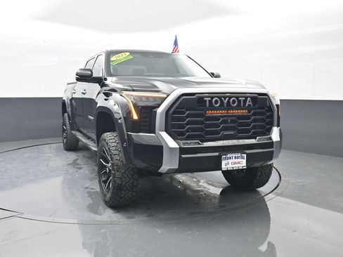 Used 2023 Toyota Tundra Limited image 2