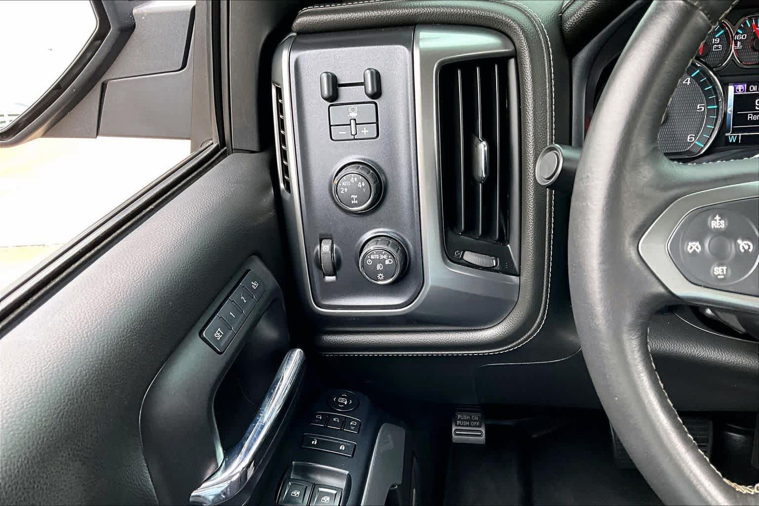 Used 2016 Chevrolet Silverado 1500 LTZ Z71 w/ LTZ Plus Package AWD/4WD image 32