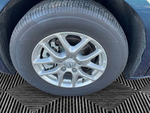 Used 2025 Chrysler Pacifica Select image 14