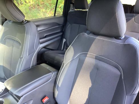 New 2025 Jeep Grand Cherokee L Laredo w/ Luxury Tech Group I image 16