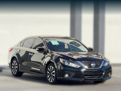 Used 2017 Nissan Altima 2.5 SL w/ 2.5 Technology Package