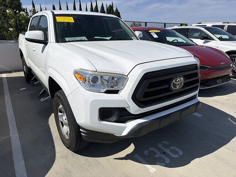 Used 2021 Toyota Tacoma SR w/ SR Convenience Package RWD image 3