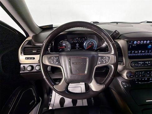 Used 2018 GMC Yukon XL Denali image 11
