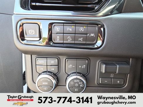 Used 2026 GMC Yukon XL AT4 w/ AT4 Premium Plus Package AWD/4WD image 20