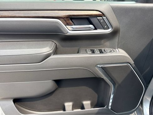 New 2026 GMC Sierra 2500 SLE w/ SLE Value Package; AWD/4WD image 9
