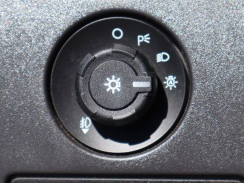 Used 2011 Ford F150 XLT w/ XLT Chrome Pkg image 21