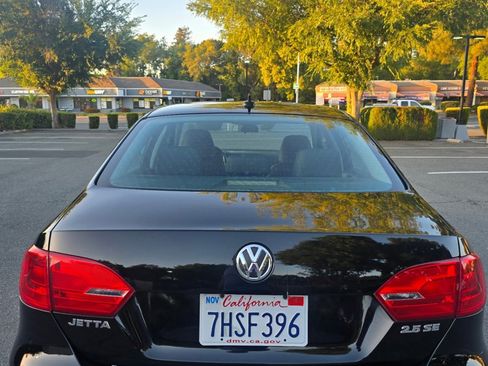 Used 2012 Volkswagen Jetta SE FWD image 4