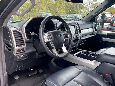 Used 2020 Ford F350 Lariat image 13