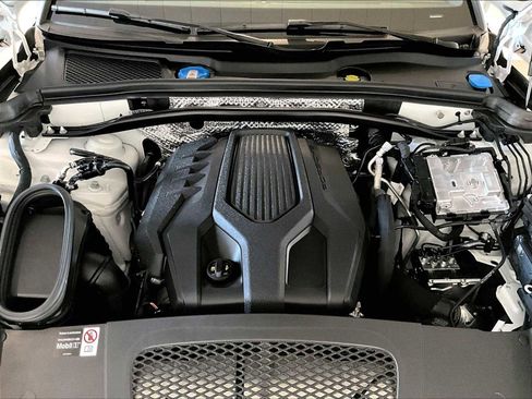 Used 2025 Porsche Macan image 24