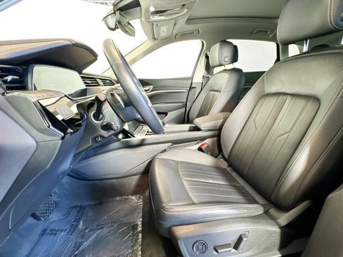 Used 2021 Audi e-tron Premium w/ Convenience Plus Package image 18