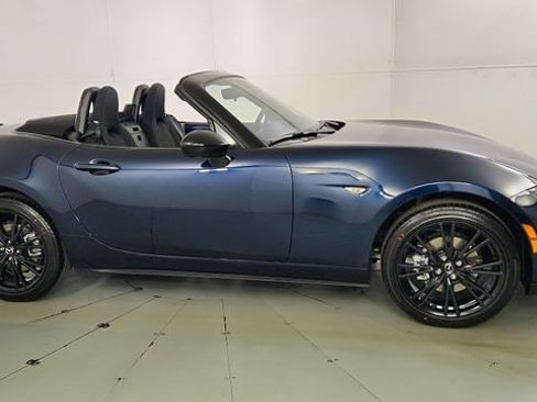 New 2026 MAZDA MX-5 Miata Club w/ Interior Package RWD image 31