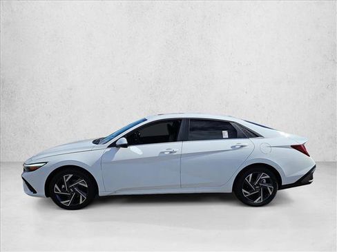New 2026 Hyundai Elantra Limited image 5