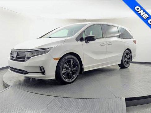 Used 2024 Honda Odyssey Sport image 2