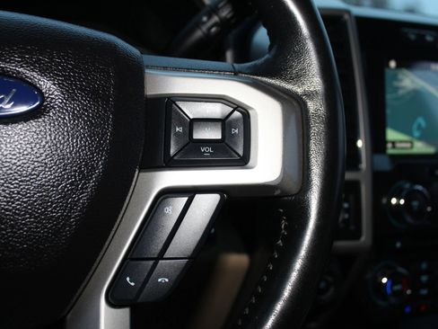 Used 2017 Ford F150 Lariat w/ Trailer Tow Package image 29