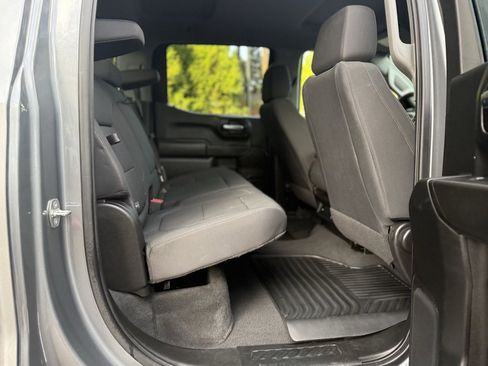 Used 2022 Chevrolet Silverado 1500 Custom w/ Safety Confidence Package image 17