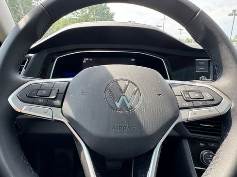 Used 2022 Volkswagen Jetta SE FWD image 8
