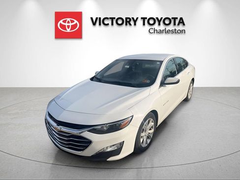 Used 2024 Chevrolet Malibu LT image 2