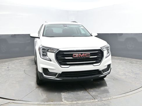 Used 2022 GMC Terrain SLE w/ Driver Convenience Package image 2
