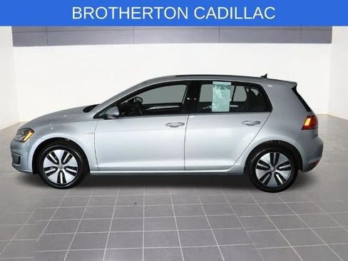 Used 2016 Volkswagen e-Golf SE FWD image 2