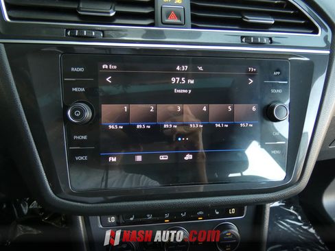 Used 2018 Volkswagen Tiguan SE w/ Panoramic Sunroof Package AWD/4WD image 54