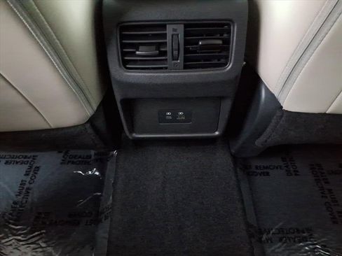 Used 2021 Ford Expedition XLT image 32