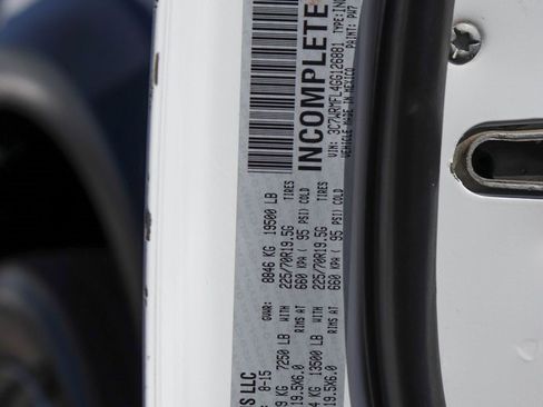 Used 2016 RAM 5500 Tradesman w/ Chrome Appearance Group image 43