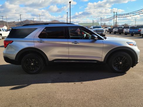 Used 2020 Ford Explorer XLT w/ Comfort Package image 25