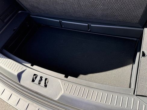 Used 2025 Ford Explorer Active w/ Active Comfort Package image 18