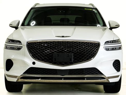 Used 2023 Genesis GV70 2.5T w/ Select Package AWD/4WD image 2