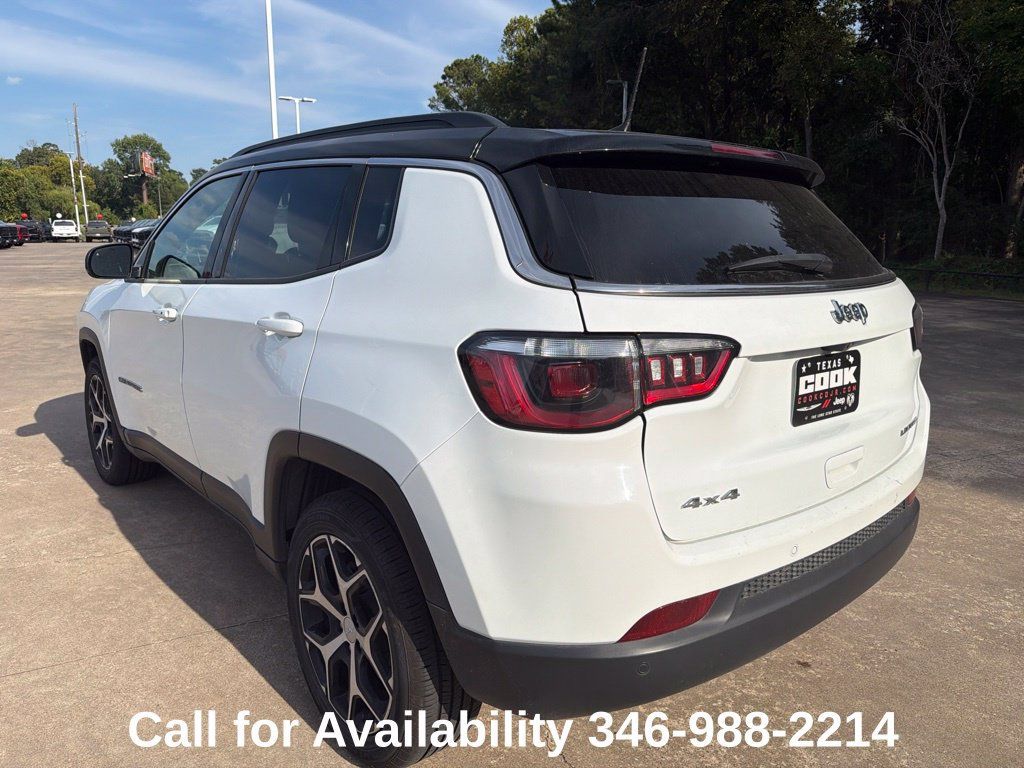 Used 2024 Jeep Compass Limited AWD/4WD image 3
