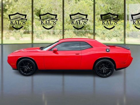 Used 2018 Dodge Challenger SXT w/ Blacktop Package RWD image 8
