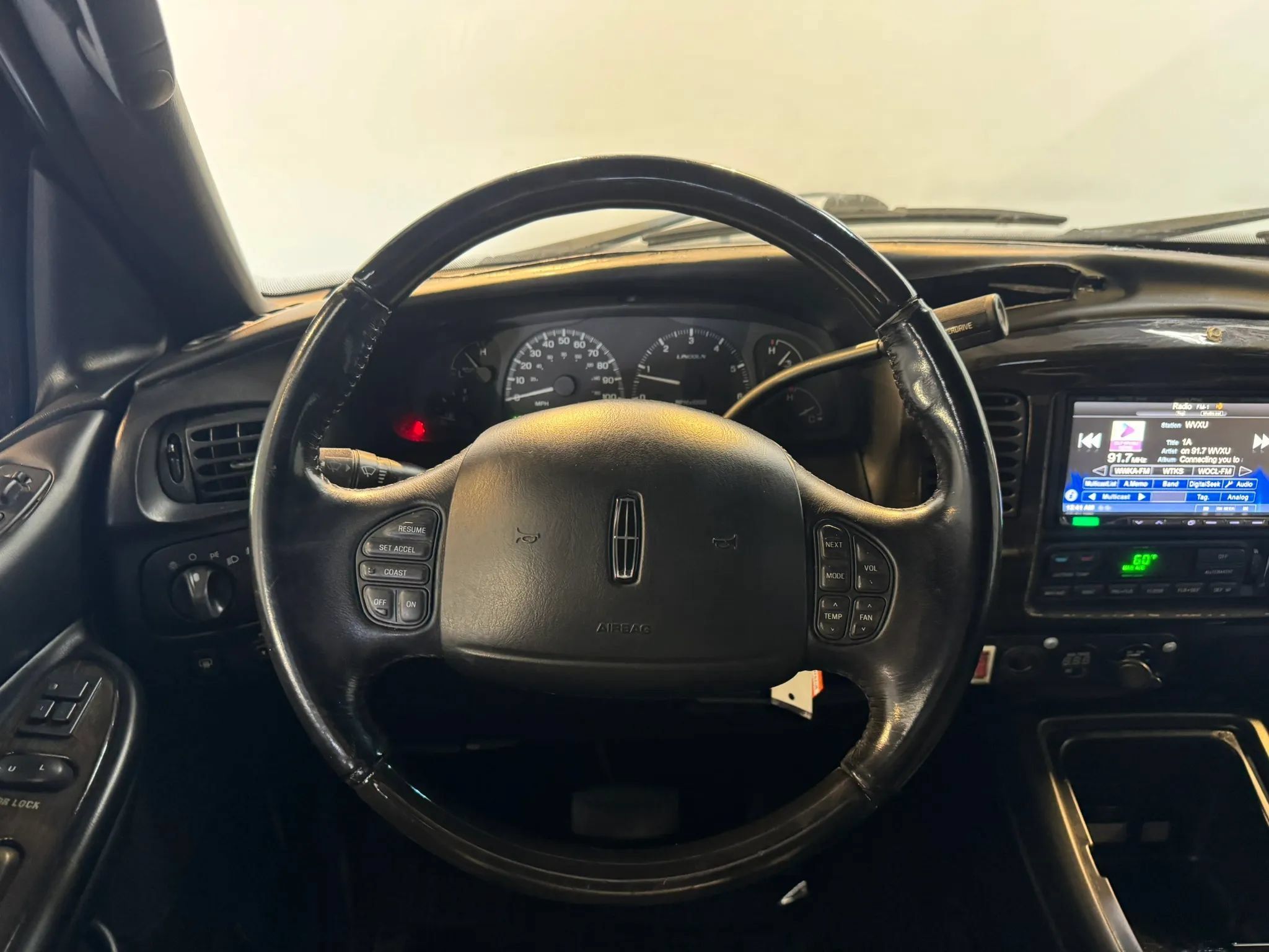 Used 2002 Lincoln Blackwood RWD image 12