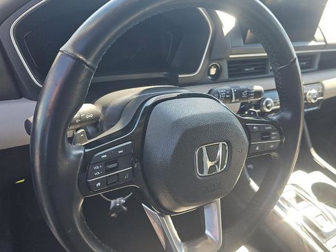 Used 2023 Honda Pilot Touring image 8