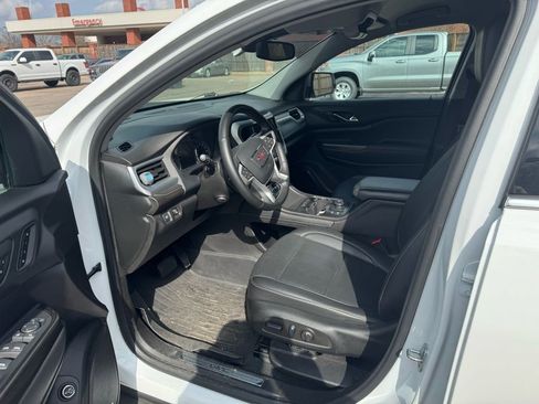 Used 2023 GMC Acadia SLT w/ Preferred Package image 12