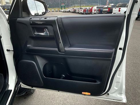 Used 2022 Toyota 4Runner TRD Off-Road Premium image 24