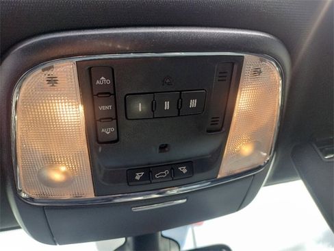 Used 2017 Jeep Grand Cherokee Limited image 26