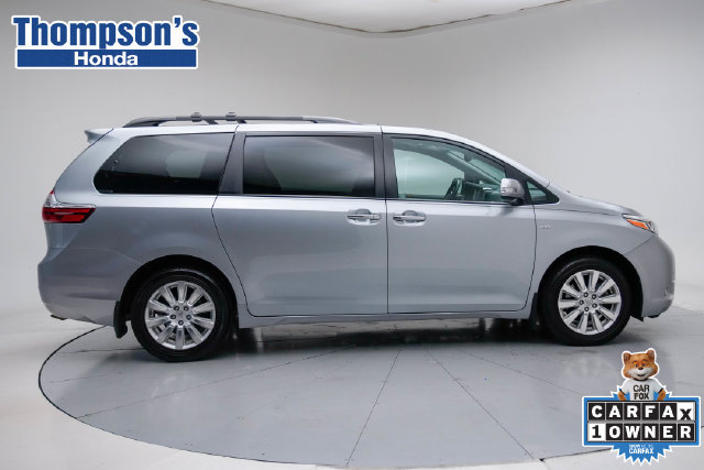 Used 2017 Toyota Sienna Limited w/ Outdoor Package AWD/4WD image 2
