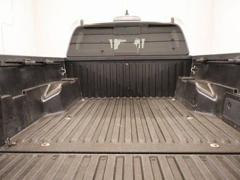 Certified 2022 Toyota Tacoma SR5 RWD image 28