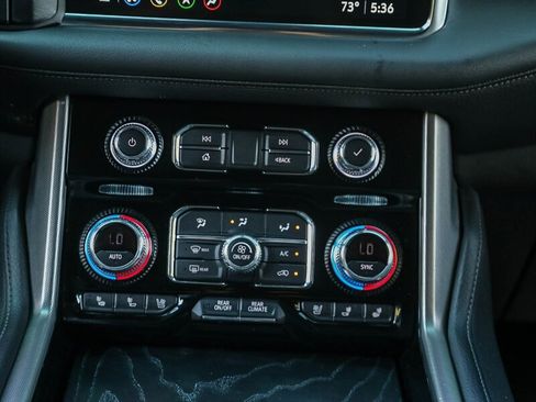 Used 2021 GMC Yukon Denali w/ LPO, Illumination Package AWD/4WD image 18