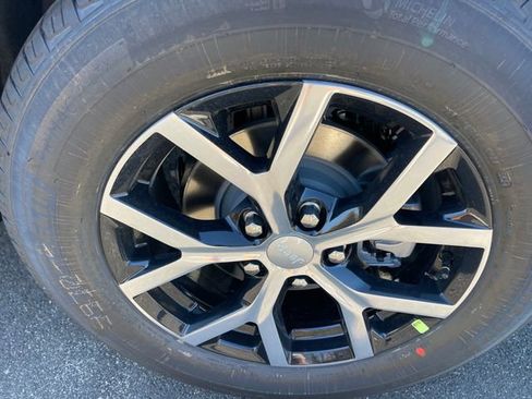 New 2025 Jeep Grand Cherokee Limited image 6