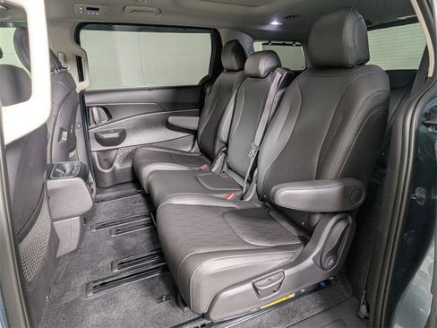 Used 2026 Kia Carnival SX w/ SX Dark Edition Package image 24