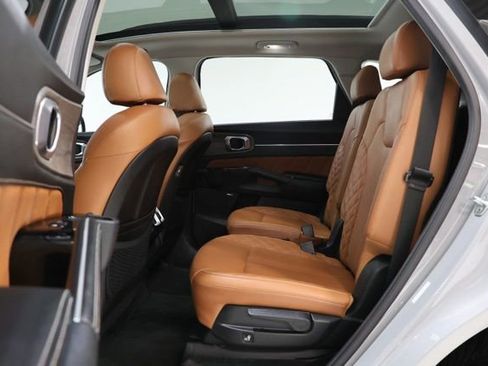 Used 2022 Kia Sorento SX Prestige w/ Rust Color Package AWD/4WD image 34