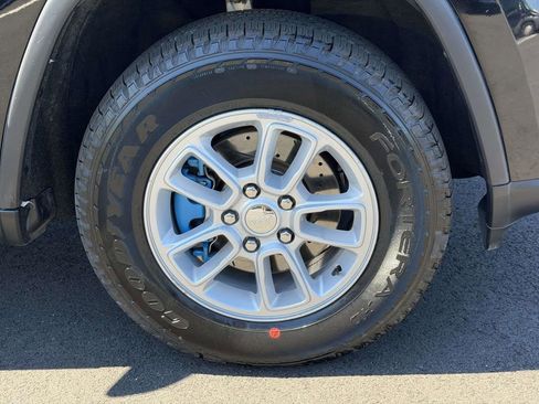 Certified 2020 Jeep Grand Cherokee Laredo AWD/4WD image 10
