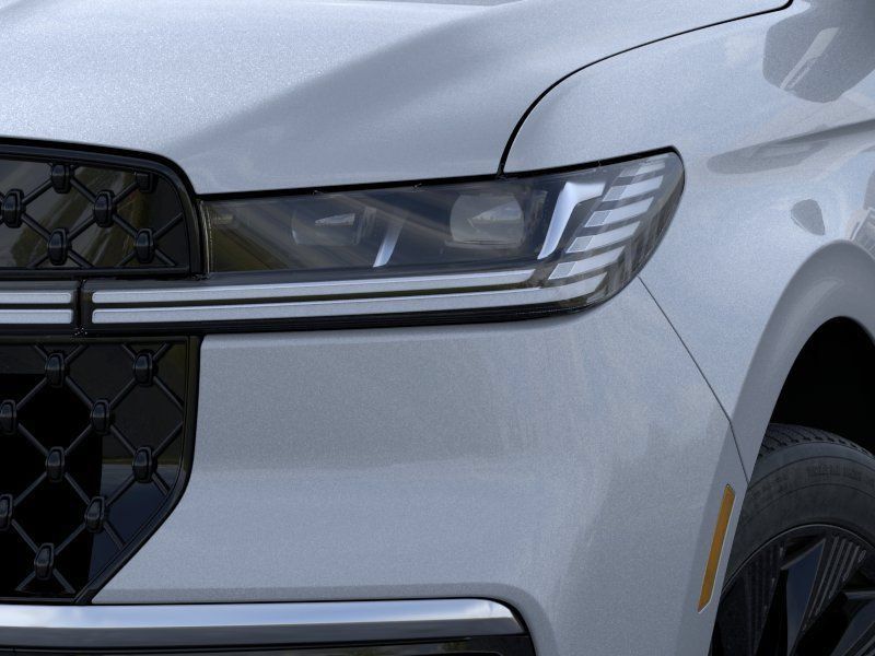 New 2026 Lincoln Navigator Reserve w/ Jet Appearance Package AWD/4WD image 18