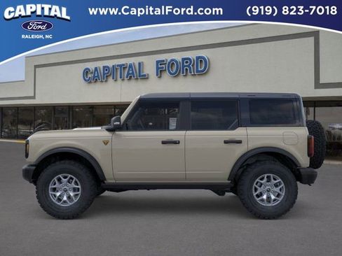 New 2025 Ford Bronco Badlands AWD/4WD image 3