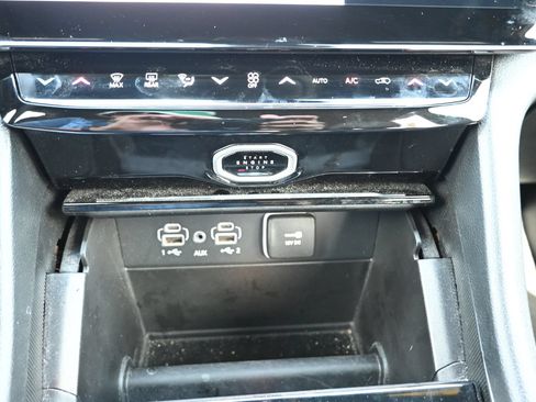 Used 2026 Jeep Grand Cherokee Limited AWD/4WD image 18