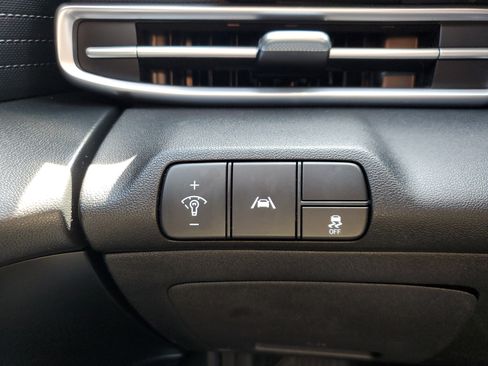 Used 2023 Hyundai Elantra SEL FWD image 28