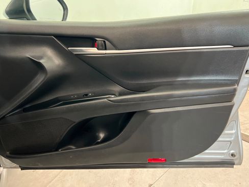 Used 2020 Toyota Camry SE image 23