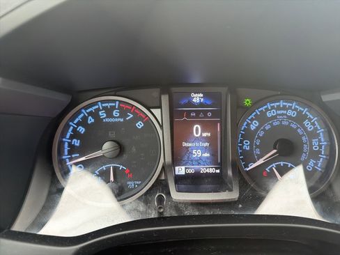 Used 2023 Toyota Tacoma TRD Off-Road image 11